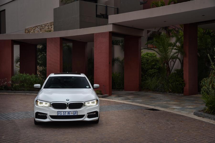  BMW 530d Sedan M Sport 2017 года  (ZA) (фото 28 из 40)